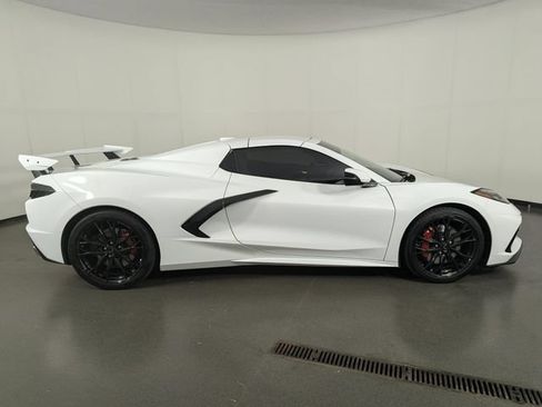 Used 2024 Chevrolet Corvette Stingray Premium Conv w/ Z51 Performance Package RWD image 15