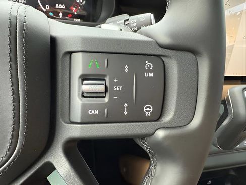 New 2025 Land Rover Defender 90 V8 AWD/4WD image 21