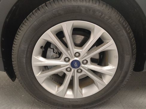Used 2018 Ford Escape SE w/ SE Sync 3 Package FWD image 31