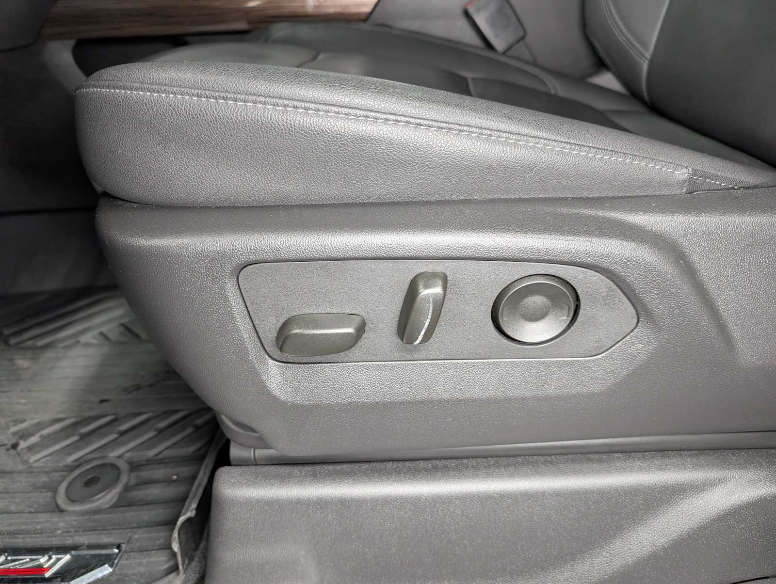 Used 2025 Chevrolet Silverado 1500 RST w/ Convenience Package II AWD/4WD image 40