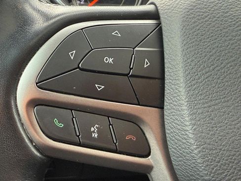 Used 2020 Jeep Cherokee Limited image 14