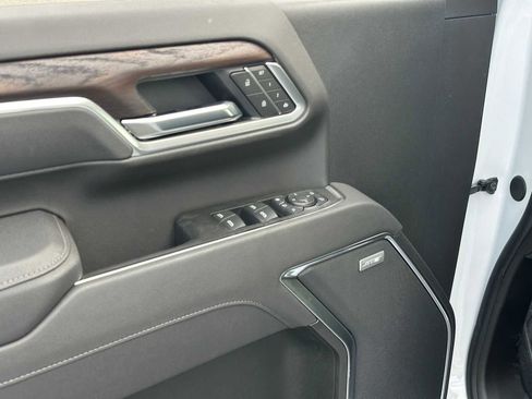 New 2025 GMC Sierra 3500 SLT w/ SLT Convenience Package image 28