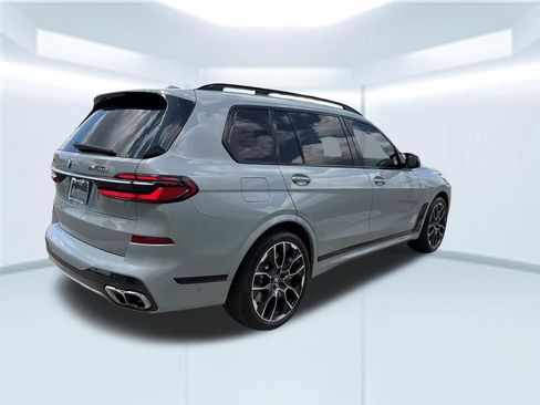 Used 2023 BMW X7 M60i AWD/4WD image 7