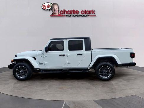 Used 2023 Jeep Gladiator Overland AWD/4WD image 2