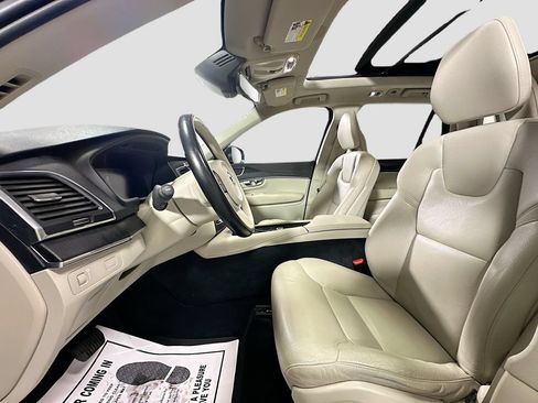 Used 2020 Volvo XC90 T5 Momentum w/ Protection Package Premier AWD/4WD image 23