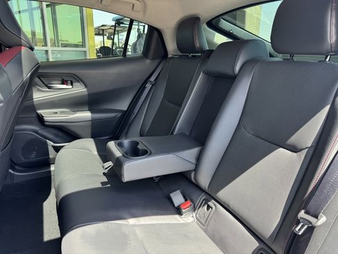 Used 2024 Toyota Prius Prime Premium image 39