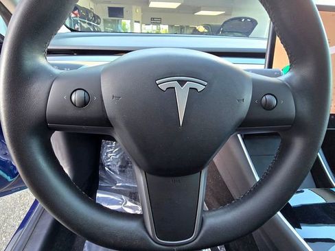 Used 2020 Tesla Model 3 Standard Range Plus image 14