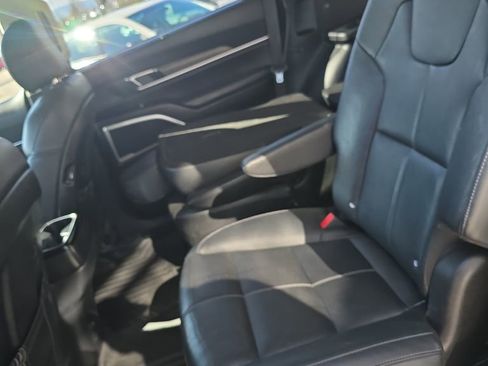 Used 2021 Kia Telluride EX w/ EX Premium Package AWD/4WD image 14