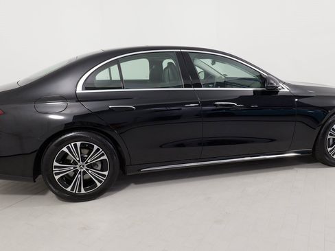 Used 2025 Mercedes-Benz E 350 4MATIC Sedan image 12