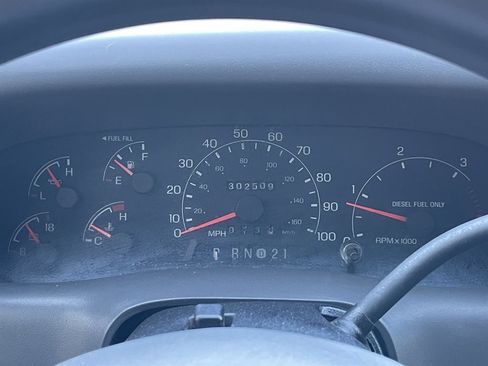 Used 2001 Ford F350 XLT image 19