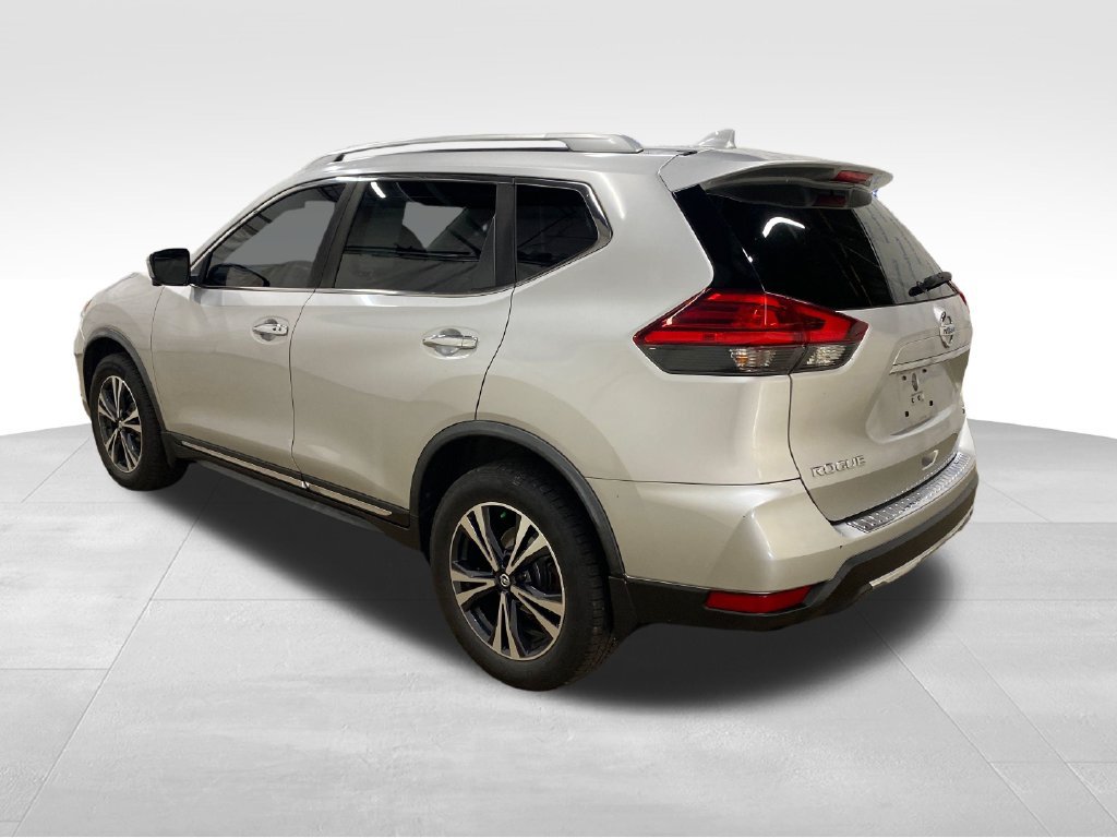 Used 2017 Nissan Rogue SL AWD/4WD image 2