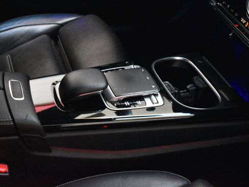 Used 2020 Mercedes-Benz CLA 250 image 26