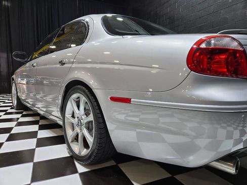 Used 2005 Jaguar S-TYPE R RWD image 20