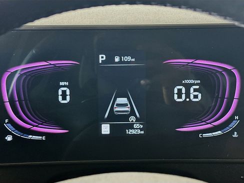 Used 2025 Kia Sportage EX w/ Premium Package image 19