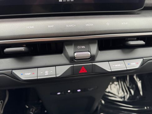 Used 2024 Kia EV9 Wind image 18