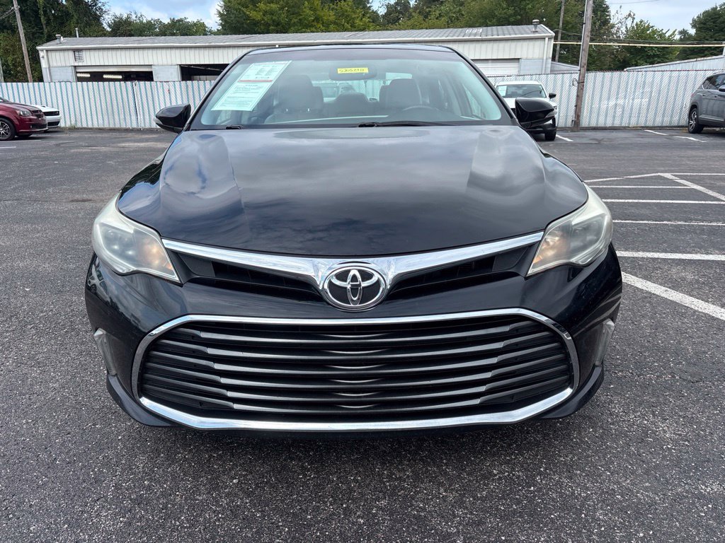 Used 2016 Toyota Avalon XLE Premium FWD image 2