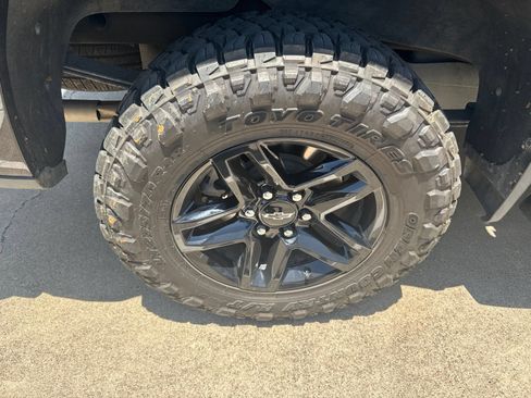 Used 2024 Chevrolet Silverado 1500 LT Trail Boss w/ LT Trail Boss Premium Package AWD/4WD image 7