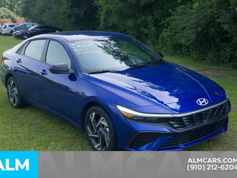 Used 2025 Hyundai Elantra Sport FWD image 23