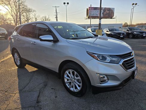 Used 2020 Chevrolet Equinox LT image 3