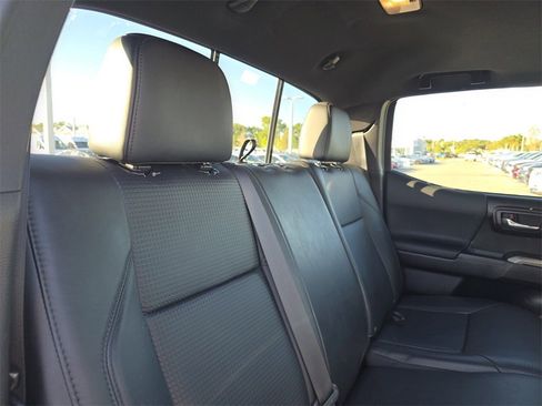 Used 2019 Toyota Tacoma Limited image 14