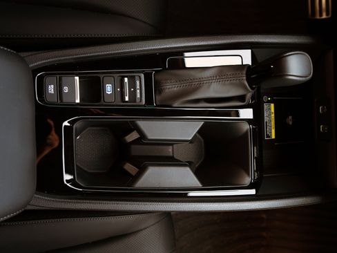 Used 2025 Honda Accord Sport image 27