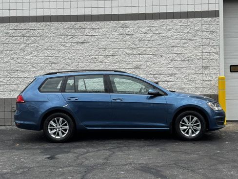 Used 2015 Volkswagen Golf S image 17