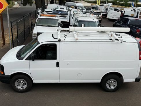 Used 2013 Chevrolet Express 2500 RWD image 13