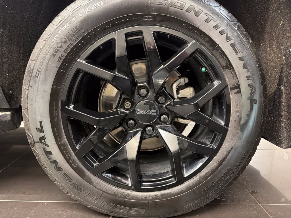 Used 2023 GMC Yukon Denali w/ LPO, Floor Liner Package AWD/4WD image 7