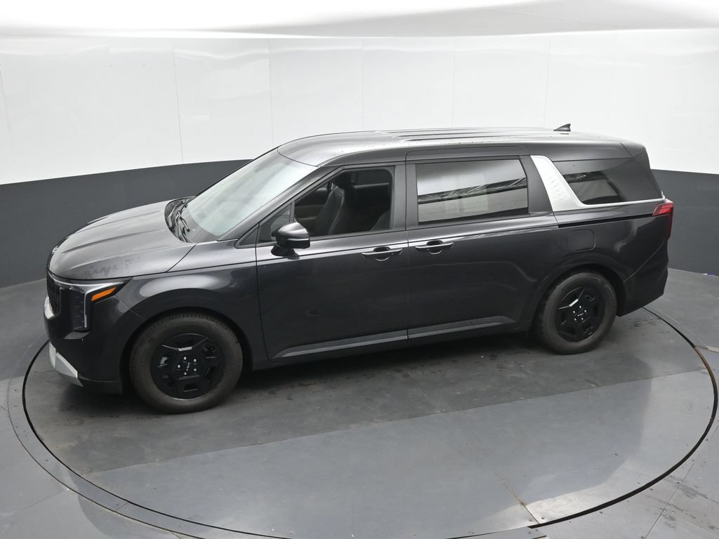 Used 2025 Kia Carnival FWD image 39