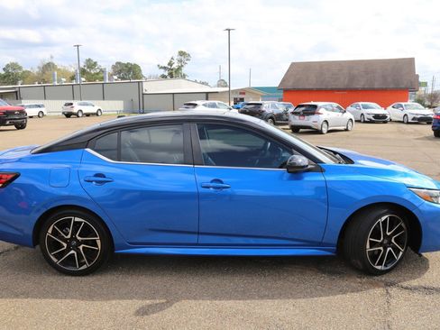 Used 2024 Nissan Sentra SR w/ SR Premium Package image 5