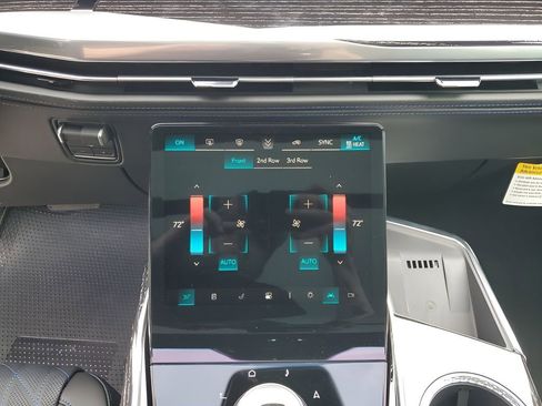 New 2026 Cadillac Escalade IQ Sport 1 w/ LPO, ONYX Package image 40