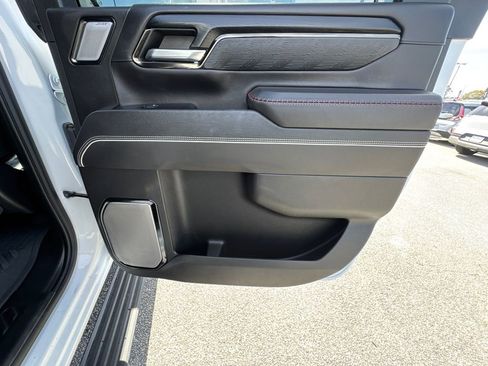 Used 2024 GMC Sierra 2500 AT4X w/ AT4X AEV Edition image 16