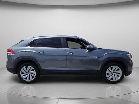 Used 2021 Volkswagen Atlas Cross Sport SE FWD image 4
