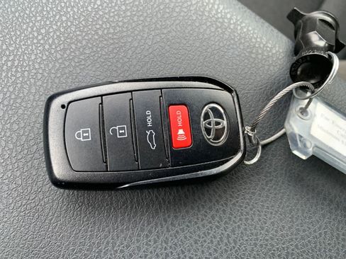 Used 2025 Toyota Camry LE image 22