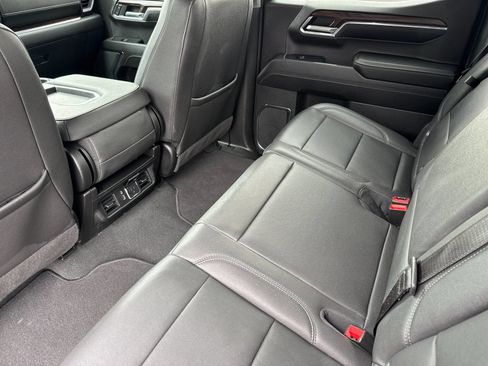 Used 2024 GMC Sierra 1500 SLT AWD/4WD image 9