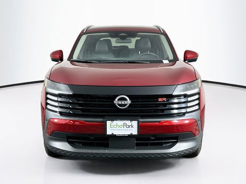 Used 2025 Nissan Kicks SR FWD image 2