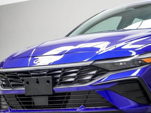 Used 2024 Hyundai Elantra SEL w/ Convenience Package image 2