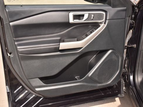 Used 2023 Ford Explorer XLT w/ Equipment Group 202A image 34