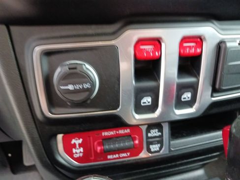 Used 2021 Jeep Wrangler Rubicon AWD/4WD image 25