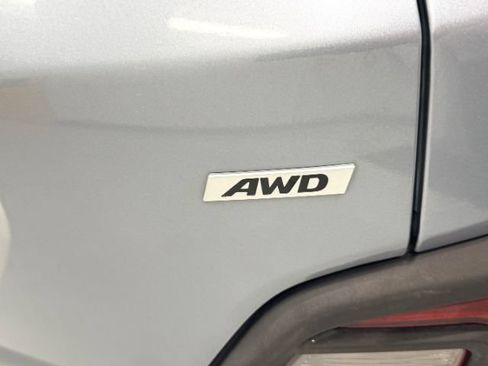Used 2020 Hyundai Kona SEL AWD/4WD image 15