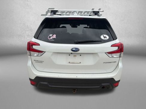Used 2020 Subaru Forester Premium AWD/4WD image 4