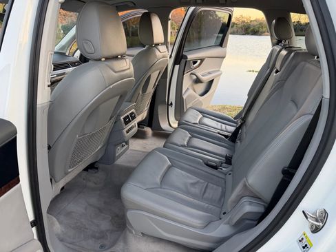 Used 2018 Audi Q7 3.0T Premium Plus image 19