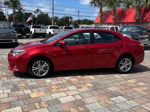 Used 2015 Toyota Corolla LE FWD image 12