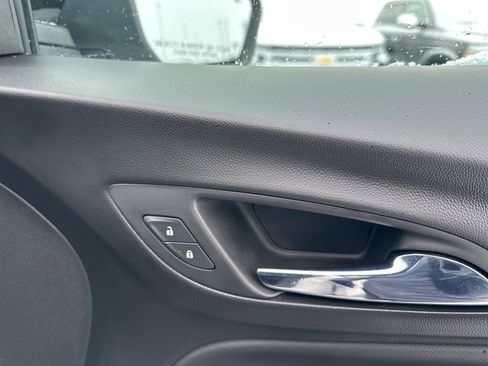 Used 2021 Chevrolet Equinox Premier w/ Redline Edition image 43