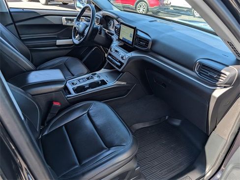 Used 2022 Ford Explorer XLT w/ Equipment Group 202A image 26