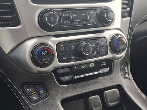 Used 2016 GMC Yukon SLT w/ Open Road Package AWD/4WD image 17
