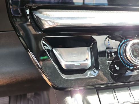 Used 2025 GMC Sierra 2500 Denali w/ Denali Reserve Package image 16