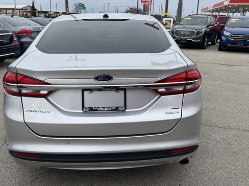 Used 2018 Ford Fusion SE w/ Fusion SE Technology Package image 7