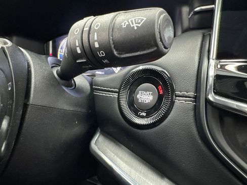 Used 2022 Jeep Compass High Altitude AWD/4WD image 18