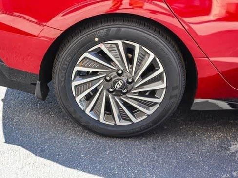 Certified 2025 Hyundai Sonata SEL FWD image 9